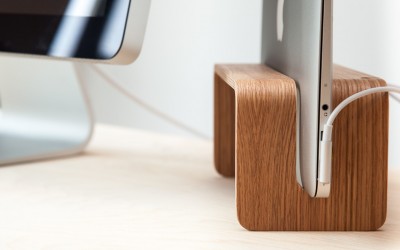 A Vertical MacBook Stand